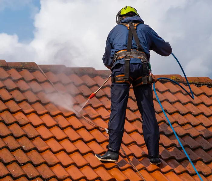 high-roof-cleaning